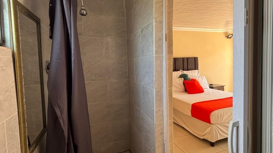 7 Bedroom Property for Sale in Mogwase Unit 4 North West